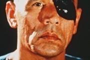 Уличный боец / Street Fighter (1994)