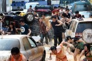 2012: Цунами / Haeundae (2009)