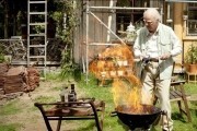 Столетний старик, который вылез в окно и исчез / Hundra&#229;ringen som klev ut genom f&#246;nstret och f&#246;rsvann (2013)