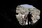 Пещера / La cueva (2013)