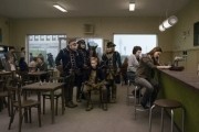 Голубь сидел на ветке, размышляя о бытии / En duva satt p&#229; en gren och funderade p&#229; tillvaron (2014)