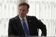 Последний кандидат - сериал / Designated Survivor (2016-...)